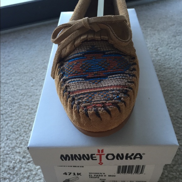 SOLD SOLD Minnetonka taupe 7 El Paso 2 moc - Picture 3 of 6